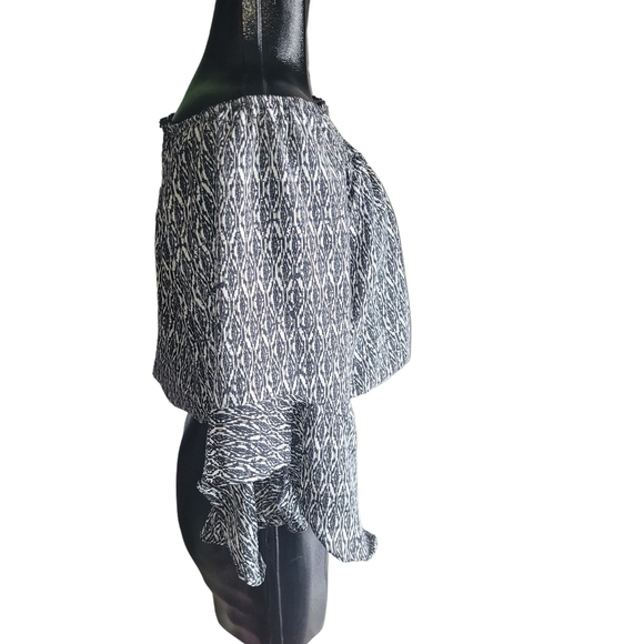 Guilty Black and White Off Shoulder Bell Sleeve Blouse L - Picture 4 of 7